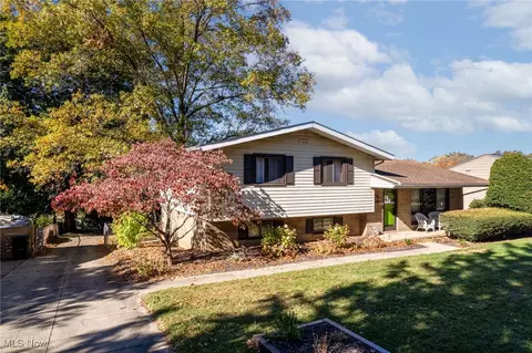 620 Woodland Ave, Wadsworth, OH 44281