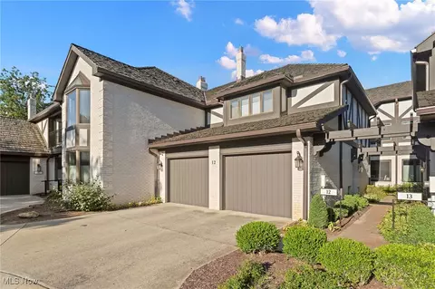 12 Chippenham Ct, Rocky River, OH 44116