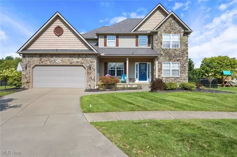 742 Brookside Cir, Avon Lake, OH 44012