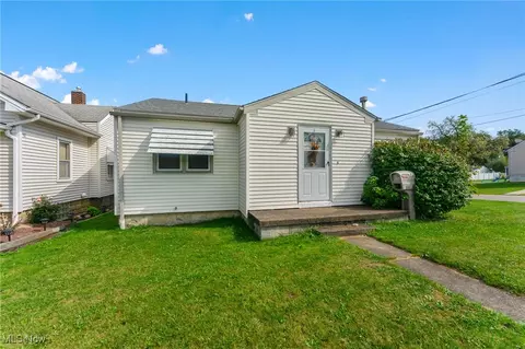81 S Edgehill Ave, Austintown, OH 44515