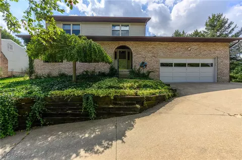 1240 7th St NE, North Canton, OH 44720