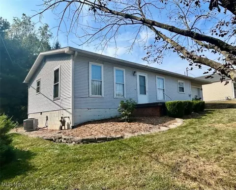 101 Victory Pl, Marietta, OH 45750
