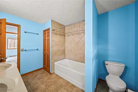 Bath - 7514 Brambleside Ln, Mentor, OH 44060 photo 1 of 3