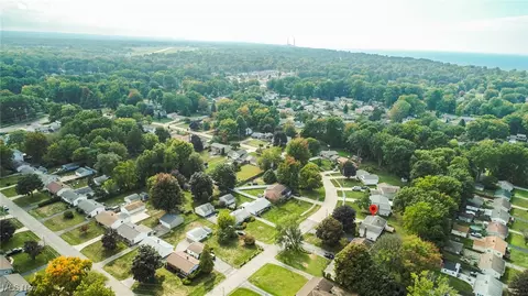 View/Area - 7514 Brambleside Ln, Mentor, OH 44060 photo 4 of 4