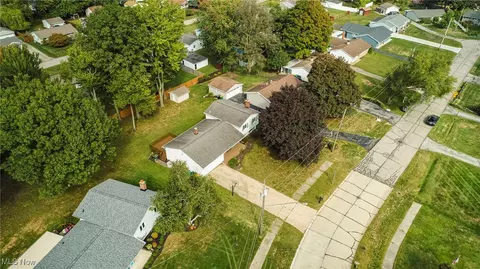 View/Area - 7514 Brambleside Ln, Mentor, OH 44060 photo 1 of 4