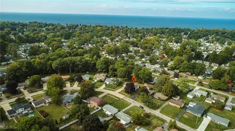 View/Area - 7514 Brambleside Ln, Mentor, OH 44060 photo 3 of 4
