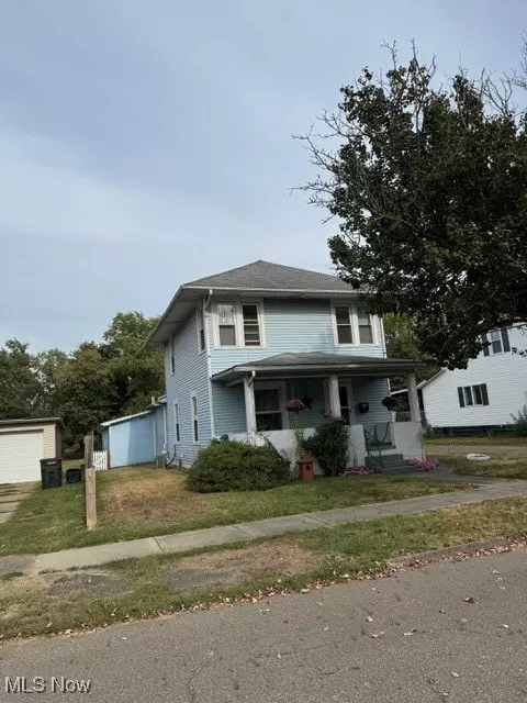 1023 Prospect St NW, New Philadelphia, OH 44663