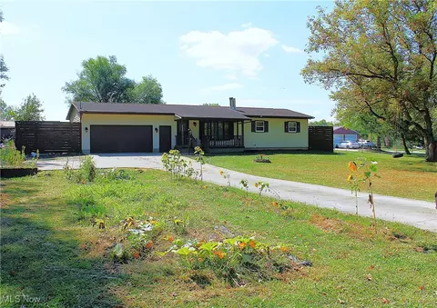 8620 Willow Rd, Burbank, OH 44214