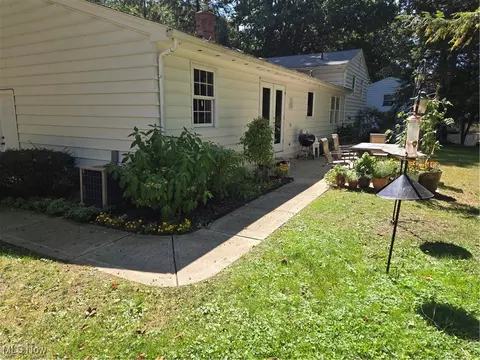 4631 Diane Dr, Ashtabula, OH 44004 photo 5