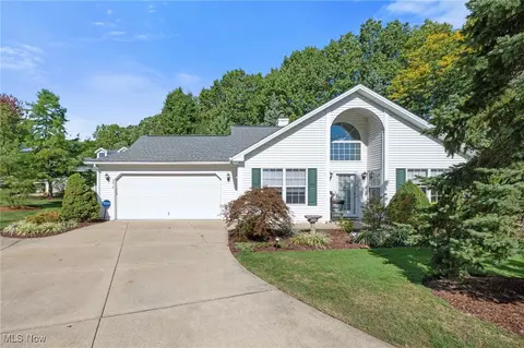 6818 Hidden Lake Trl, Brecksville, OH 44141