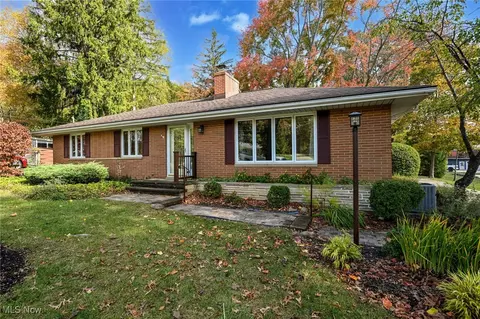 10403 Greenhaven Pkwy, Brecksville, OH 44141