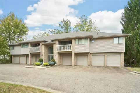 3800 Rosemont Blvd #104C, Fairlawn, OH 44333