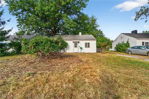 3690 Gary Ave, Lorain, OH 44055 photo 2