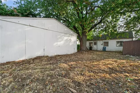 3690 Gary Ave, Lorain, OH 44055 photo 9