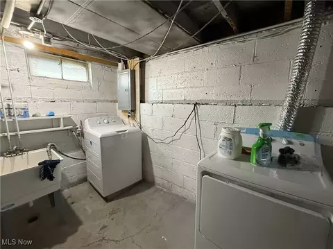21051 Nicholas Ave, Euclid, OH 44123 photo 12