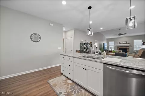 237 Silver Spring Cir, Elyria, OH 44035 photo 13