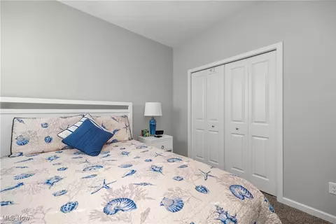 237 Silver Spring Cir, Elyria, OH 44035 photo 27
