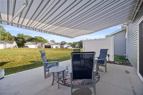 237 Silver Spring Cir, Elyria, OH 44035 photo 31