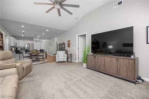 237 Silver Spring Cir, Elyria, OH 44035 photo 8