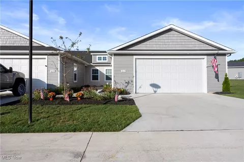 237 Silver Spring Cir, Elyria, OH 44035 photo 2