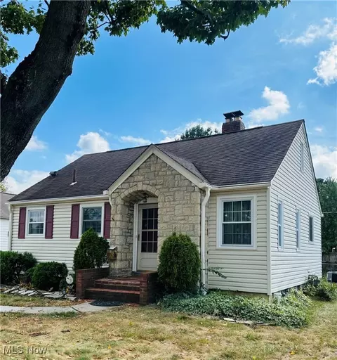 587 Richards Rd, Columbus, OH 43214