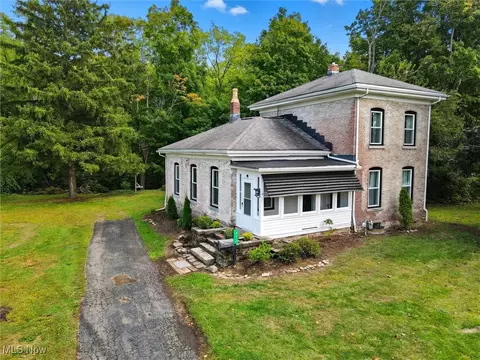 613 Sherman St, Geneva, OH 44041