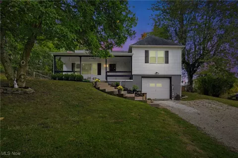 1910 Maple Rd, Cambridge, OH 43725