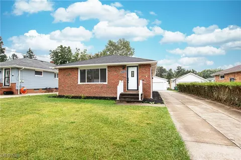 22504 Jennings St, Warrensville Heights, OH 44128