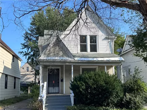 10703 Kimberley Ave, Cleveland, OH 44108