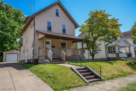 2323 SW 11th St SW, Akron, OH 44314