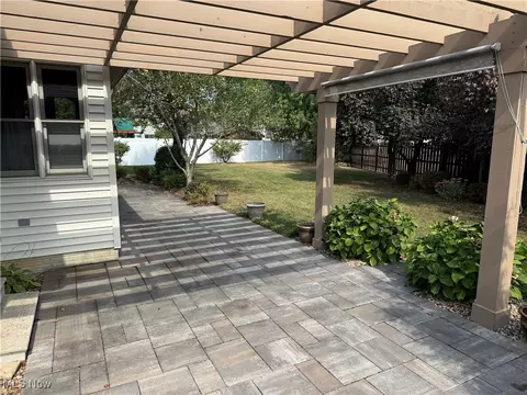 Exterior - 131 Barrington Ct, Elyria, OH 44035 photo 7 of 8