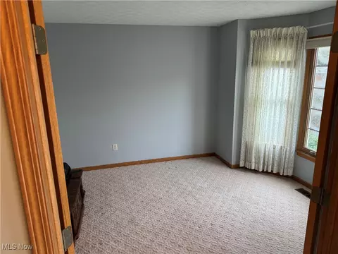 Bedroom - 131 Barrington Ct, Elyria, OH 44035 photo 1 of 4