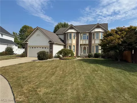 131 Barrington Ct, Elyria, OH 44035
