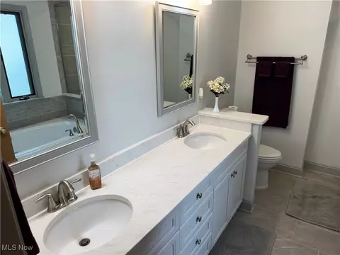Bath - 131 Barrington Ct, Elyria, OH 44035 photo 1 of 5