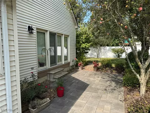 Exterior - 131 Barrington Ct, Elyria, OH 44035 photo 8 of 8