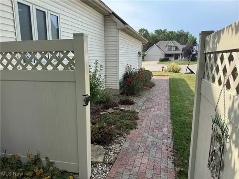Exterior - 131 Barrington Ct, Elyria, OH 44035 photo 3 of 8