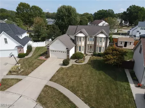 View/Area - 131 Barrington Ct, Elyria, OH 44035 photo 1 of 3