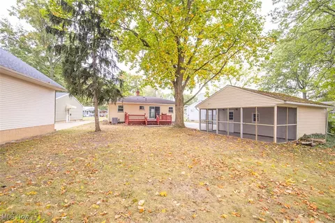 74 Aaron St, Berea, OH 44017 photo 32