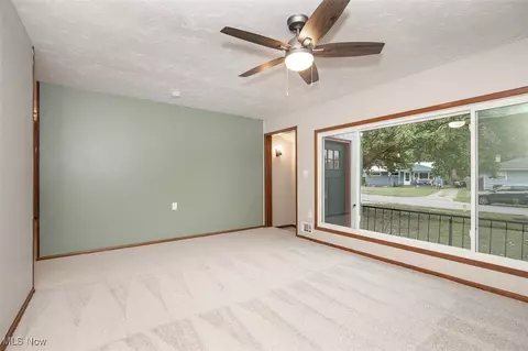 74 Aaron St, Berea, OH 44017 photo 7