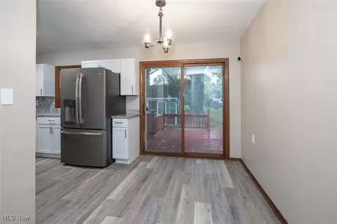 74 Aaron St, Berea, OH 44017 photo 8