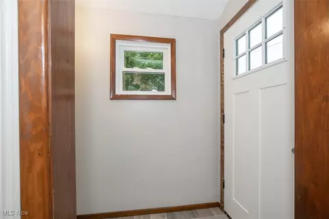 74 Aaron St, Berea, OH 44017 photo 3