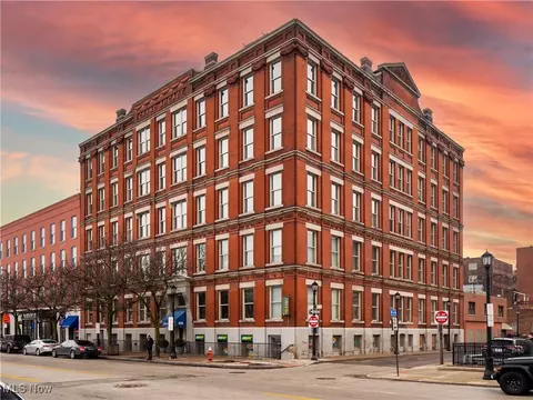 408 W Saint Clair Ave #213, Cleveland, OH 44113