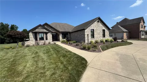 7885 Tuscany Dr, Poland, OH 44514