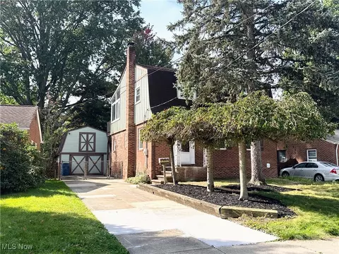 23045 Clifford Dr, North Olmsted, OH 44070