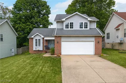 8531 Cherie Dr, Garfield Heights, OH 44125