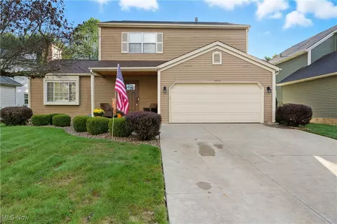 6428 Blossomwood Cir NE, Canton, OH 44721