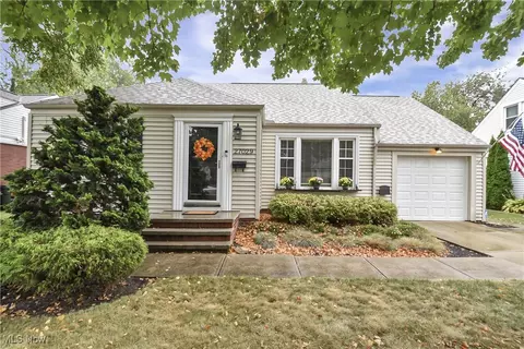27029 Normandy Rd, Bay Village, OH 44140