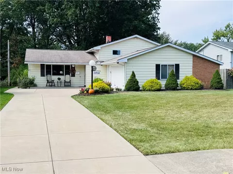 3458 Dawn Dr, North Olmsted, OH 44070