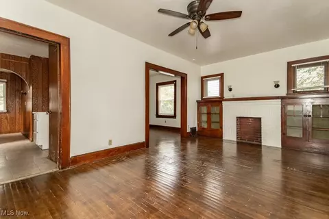 807 Bedford Ave NW, Canton, OH 44708 photo 3