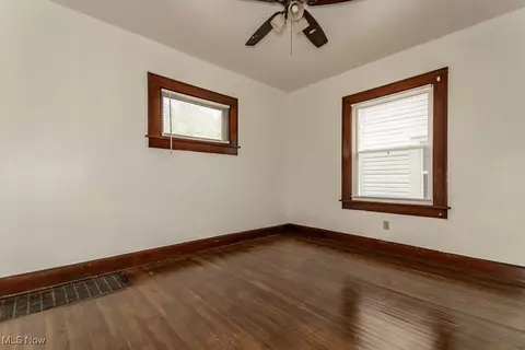 807 Bedford Ave NW, Canton, OH 44708 photo 7